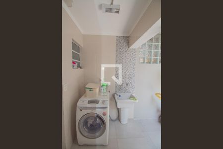 Casa à venda com 125m², 3 quartos e 2 vagas Casa à venda com 125m², 3 quartos e 2 vagasLavanderia