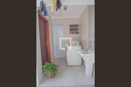 Casa à venda com 125m², 3 quartos e 2 vagas Casa à venda com 125m², 3 quartos e 2 vagasLavanderia