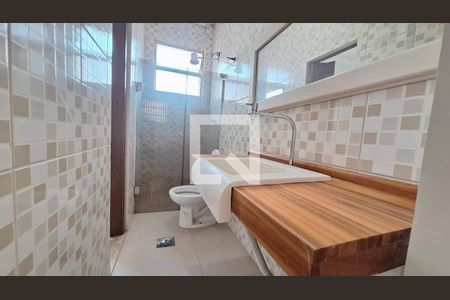 banheiro de apartamento para alugar com 2 quartos, 140m² em Carlos Prates, Belo Horizonte