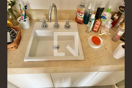 Apartamento para alugar com 205m², 4 quartos e 2 vagasSuite 3 - Banheiro