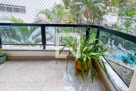 Apartamento à venda com 180m², 3 quartos e 3 vagasVaranda da suíte 