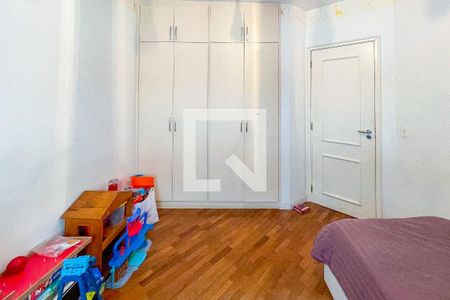 Apartamento à venda com 180m², 3 quartos e 3 vagasQuarto