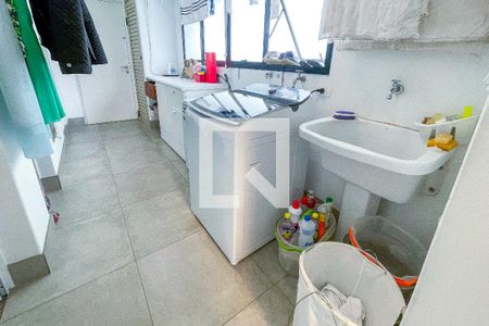 Apartamento à venda com 180m², 3 quartos e 3 vagasLavanderia