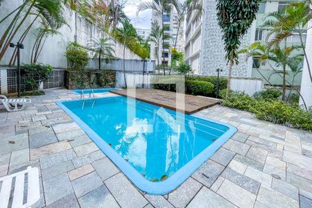 Apartamento à venda com 180m², 3 quartos e 3 vagasÁrea comum - Piscina