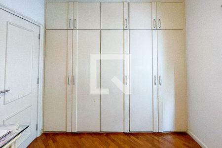 Apartamento à venda com 180m², 3 quartos e 3 vagasSuíte 