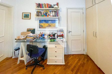 Apartamento à venda com 180m², 3 quartos e 3 vagasSuíte 