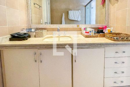 Apartamento à venda com 180m², 3 quartos e 3 vagasBanheiro da Suíte