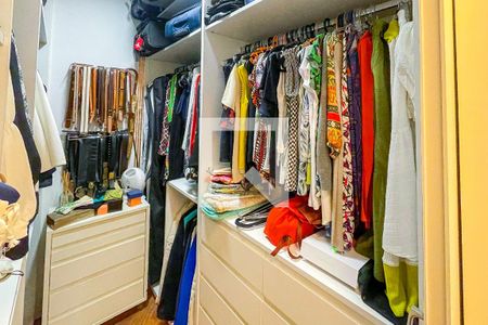 Apartamento à venda com 180m², 3 quartos e 3 vagasCloset