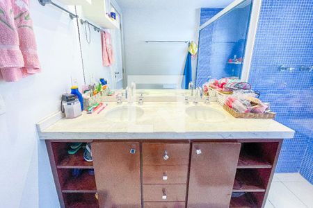 Apartamento à venda com 180m², 3 quartos e 3 vagasBanheiro