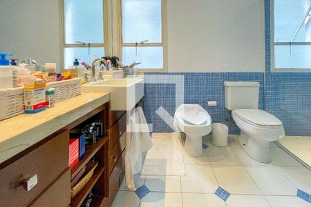 Apartamento à venda com 180m², 3 quartos e 3 vagasBanheiro da Suíte 2