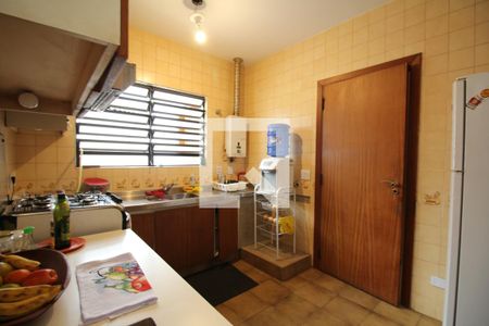 Casa para alugar com 893m², 4 quartos e 5 vagasCozinha 