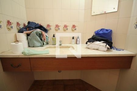 Casa para alugar com 893m², 4 quartos e 5 vagasBanheiro 1