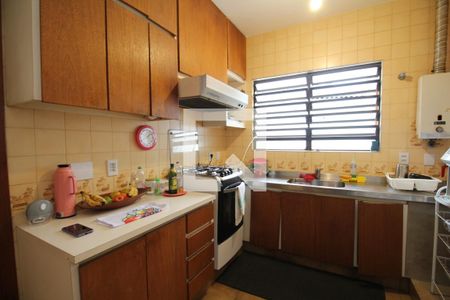 Casa para alugar com 893m², 4 quartos e 5 vagasCozinha 