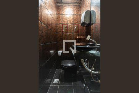Lavabo de casa à venda com 4 quartos, 340m² em Tijuca, Rio de Janeiro