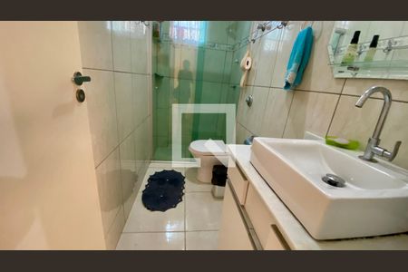 Apartamento à venda com 80m², 2 quartos e 1 vaga Apartamento à venda com 80m², 2 quartos e 1 vagaBanheiro Social