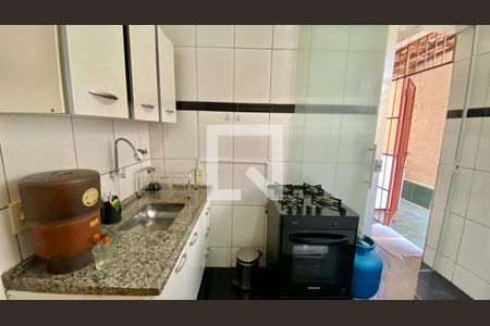 Cozinha de apartamento à venda com 2 quartos, 80m² em Jardim America, Belo Horizonte
