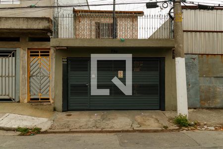 Casa à venda com 150m², 5 quartos e 2 vagasFachada
