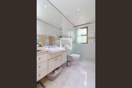 Apartamento à venda com 218m², 3 quartos e 3 vagasSuíte 1 - Banheiro