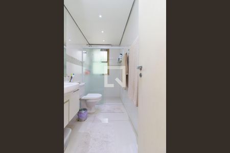 Apartamento à venda com 218m², 3 quartos e 3 vagasSuíte 1 - Banheiro