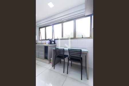 Apartamento à venda com 218m², 3 quartos e 3 vagasCozinha