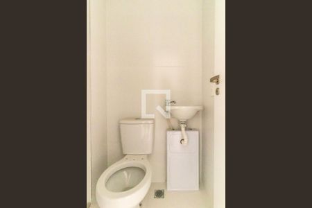 Apartamento à venda com 149m², 3 quartos e 2 vagas Apartamento à venda com 149m², 3 quartos e 2 vagasBanheiro de serviço