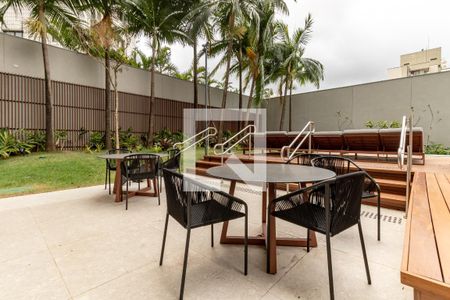 Apartamento à venda com 149m², 3 quartos e 2 vagas Apartamento à venda com 149m², 3 quartos e 2 vagasÁrea comum - Piscina