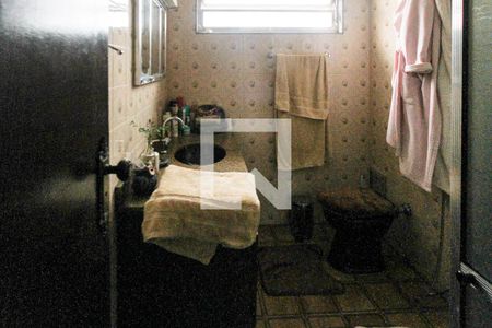 Casa à venda com 200m², 3 quartos e 4 vagasBanheiro da Suite