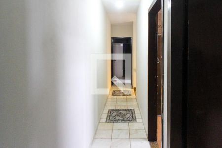 Casa à venda com 200m², 3 quartos e 4 vagasCorredor