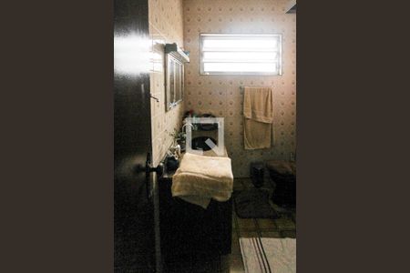 Casa à venda com 200m², 3 quartos e 4 vagasBanheiro da Suite