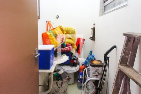 Casa à venda com 200m², 3 quartos e 4 vagasBanheiro de serviço