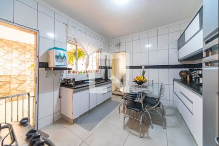 Casa à venda com 133m², 3 quartos e 1 vagaCozinha 