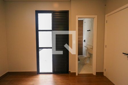 Casa à venda com 174m², 3 quartos e 3 vagasSuíte 1