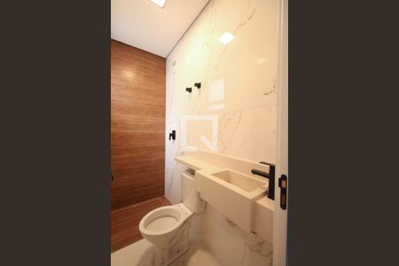 Casa à venda com 174m², 3 quartos e 3 vagasBanheiro da Suíte 1