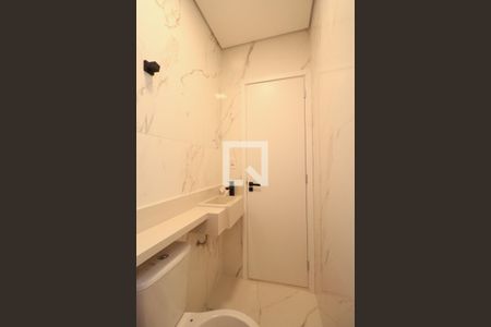 Casa à venda com 174m², 3 quartos e 3 vagasBanheiro da Suíte 1