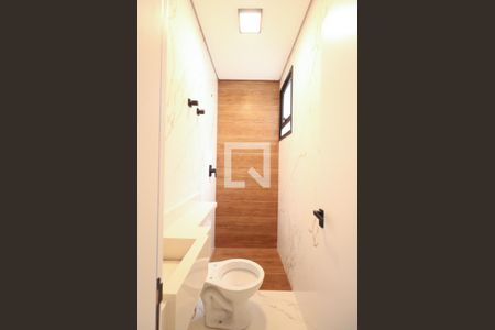 Casa à venda com 174m², 3 quartos e 3 vagasBanheiro da Suíte 2