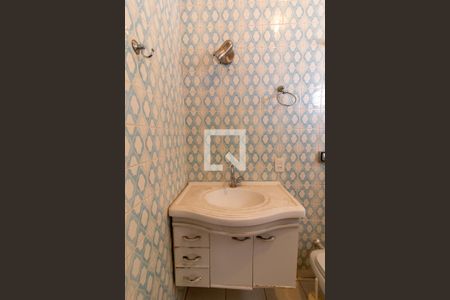 Casa à venda com 215m², 3 quartos e 2 vagasBanheiro