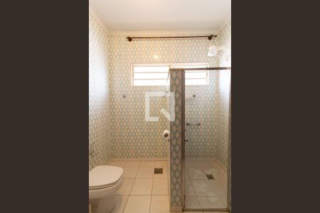 Casa à venda com 215m², 3 quartos e 2 vagasBanheiro