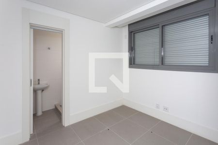 Apartamento à venda com 509m², 3 quartos e 4 vagas Apartamento à venda com 509m², 3 quartos e 4 vagasQuarto auxiliar