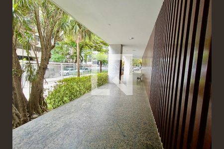 Apartamento para alugar com 241m², 5 quartos e 2 vagasPortaria