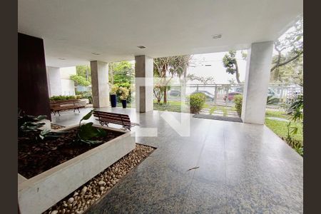 Apartamento para alugar com 241m², 5 quartos e 2 vagasPortaria