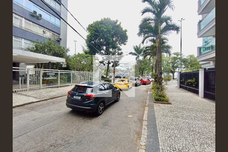 Apartamento para alugar com 241m², 5 quartos e 2 vagasVista da Rua