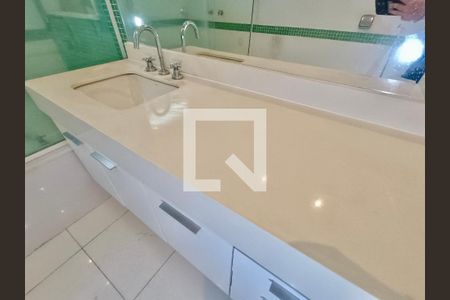 Apartamento para alugar com 241m², 5 quartos e 2 vagasSuíte 2 banheiro