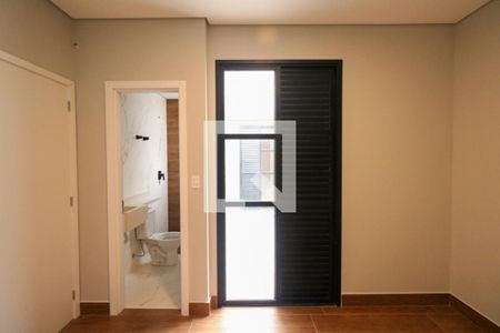 Casa à venda com 174m², 3 quartos e 3 vagasSuíte 2