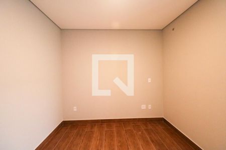 Casa à venda com 174m², 3 quartos e 3 vagasSuíte 3