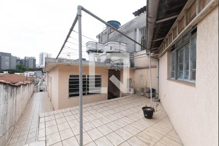 Casa à venda com 104m², 3 quartos e 4 vagas Casa à venda com 104m², 3 quartos e 4 vagasQuintal