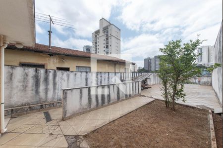 Casa à venda com 104m², 3 quartos e 4 vagas Casa à venda com 104m², 3 quartos e 4 vagasQuintal