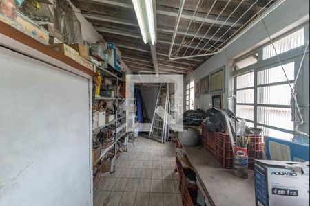 Casa à venda com 104m², 3 quartos e 4 vagas Casa à venda com 104m², 3 quartos e 4 vagasDepósito