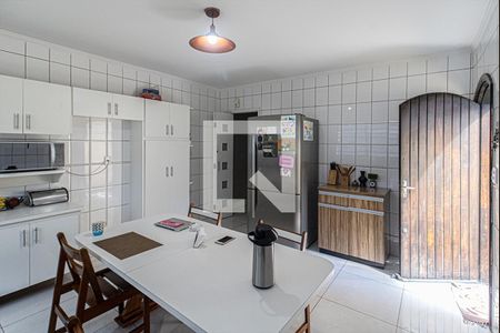 Casa para alugar com 180m², 3 quartos e 2 vagascozinha_3