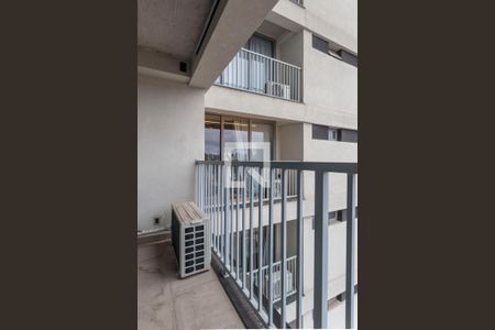 Varanda de kitnet/studio para alugar com 1 quarto, 25m² em Indianópolis, São Paulo