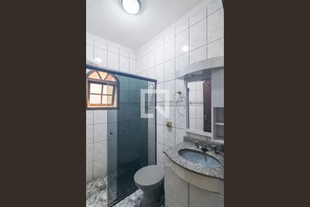 Casa à venda com 252m², 3 quartos e 2 vagasBanheiro